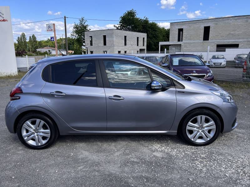 Peugeot 208 Signature 82 PureTech BVM