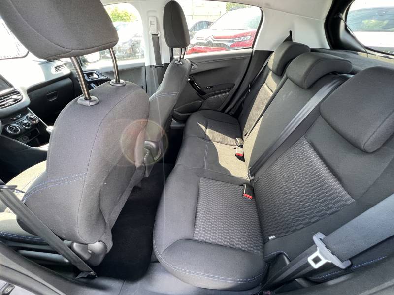 Peugeot 208 Signature 82 PureTech BVM