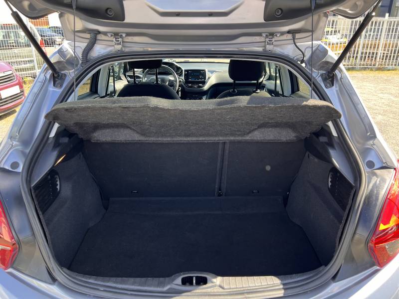 Peugeot 208 Signature 82 PureTech BVM