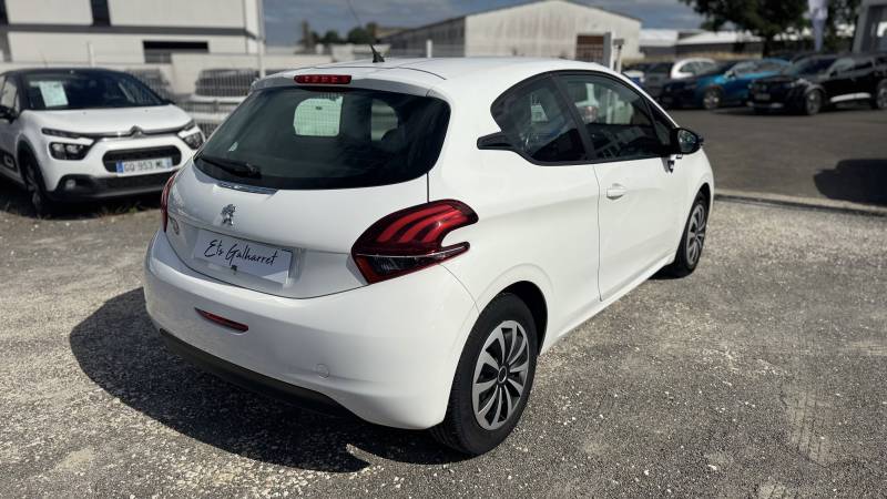 PEUGEOT 208 LIKE 1.2 68 ch – 49 800 km