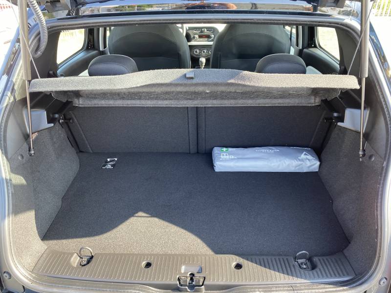 Renault Twingo Zen Tce 95 voiture occasion st medard en jalles