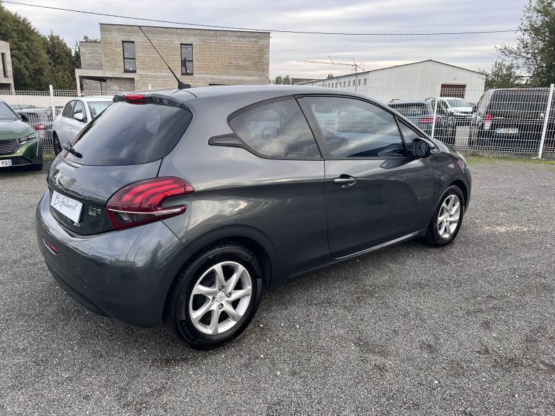 Peugeot 208 Allure 68 HDI BVM 