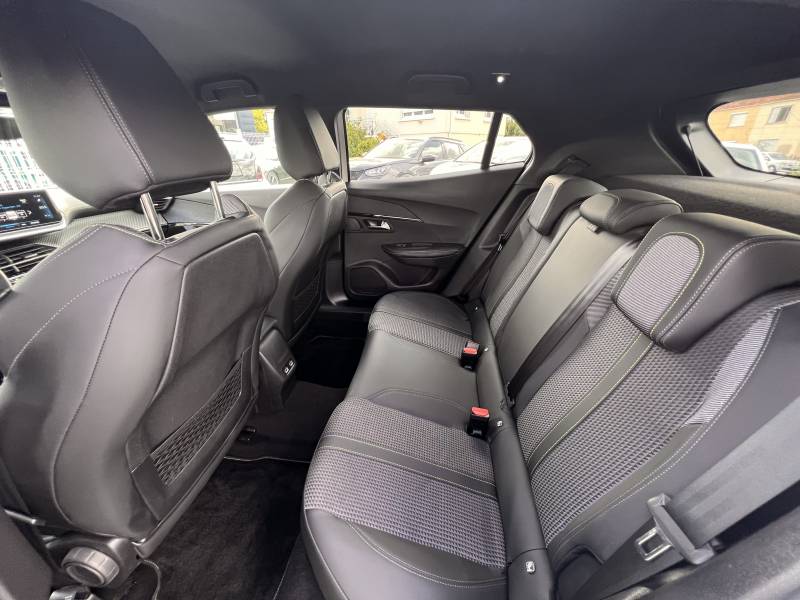 Peugeot 2008 GT BlueHdi 130  Eat8