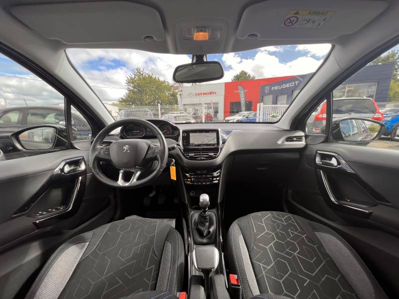 Peugeot 2008 Signature PureTech 110 Bvm6